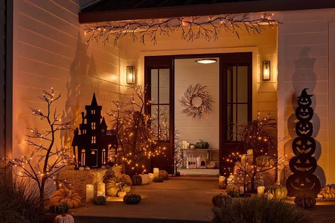 Halloween porch decorations: Lighting